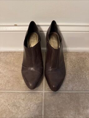 Nine West Brown Pointed Toe Leather Ankle Booties